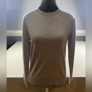Banana Republic Women's 100% Merino Wool Sweater in Light Gray